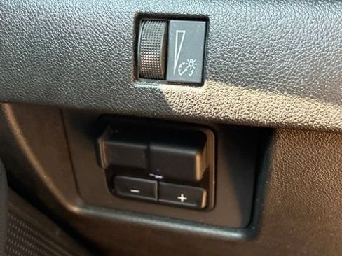 Used 2024 Chevrolet Colorado Z71 w/ Advanced Trailering Package AWD/4WD image 13