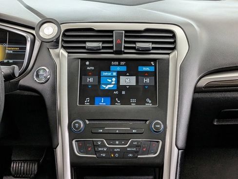 Used 2018 Ford Fusion SE w/ Fusion SE Technology Package image 30