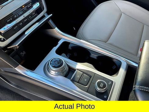 Used 2022 Ford Explorer XLT w/ Equipment Group 202A image 14
