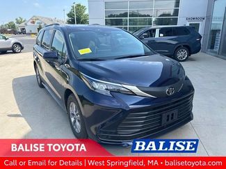 Used 2026 Toyota Sienna LE FWD video 1