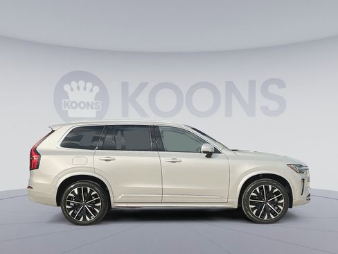 Certified 2025 Volvo XC90 B6 Plus AWD/4WD image 17
