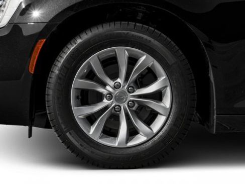 Used 2016 Chrysler 300 Limited w/ Driver Convenience Group image 14