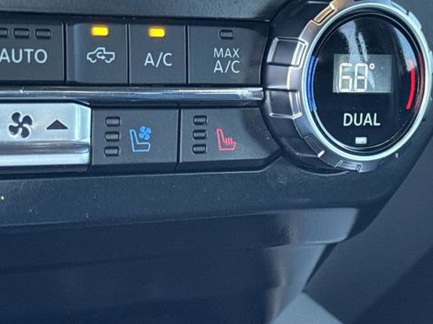 Used 2022 Ford F250 Lariat w/ Lariat Value Package image 29