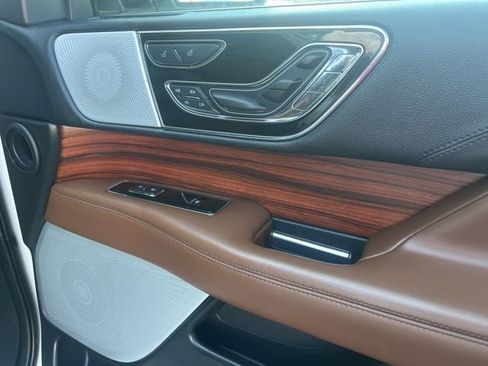 Certified 2024 Lincoln Navigator L Reserve AWD/4WD image 23