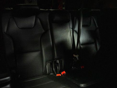 Used 2024 Kia Telluride EX w/ EX Captain's Chair Package image 12