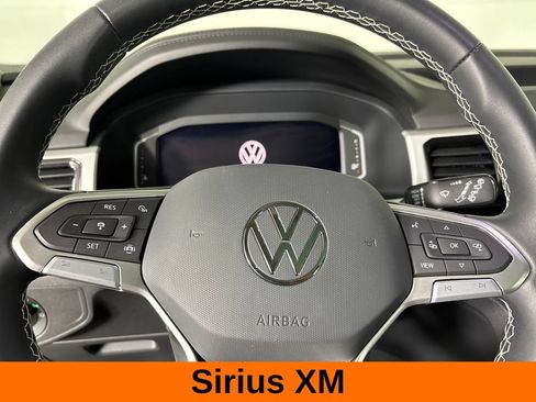 Used 2023 Volkswagen Atlas SE w/ Panoramic Sunroof Package FWD image 16