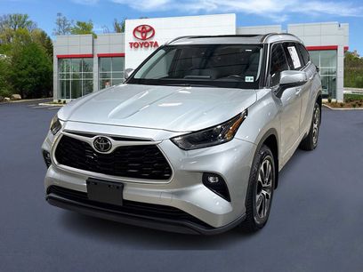 Used 2021 Toyota Highlander XLE
