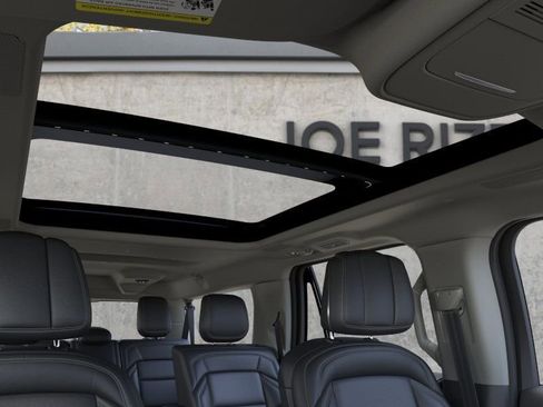 New 2025 Lincoln Navigator L Reserve AWD/4WD image 22