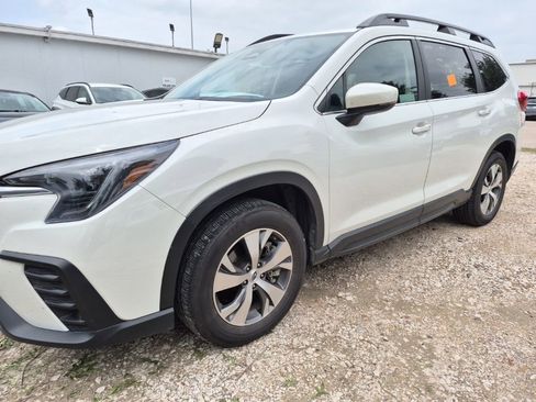 Used 2025 Subaru Ascent Premium AWD/4WD image 1