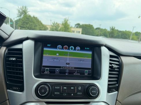 Used 2019 GMC Yukon SLT w/ HD Trailering Package AWD/4WD image 9