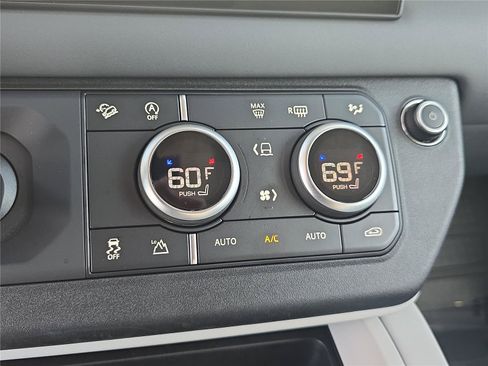 Used 2025 Land Rover Defender 90 S AWD/4WD image 20