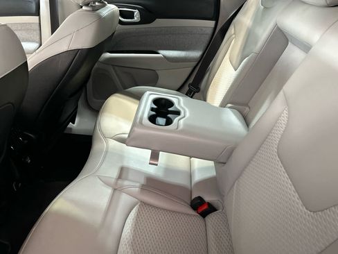 Used 2022 Jeep Compass Latitude AWD/4WD image 5