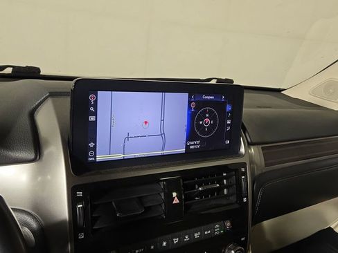 Used 2023 Lexus GX 460 Luxury w/ Sport Design Package AWD/4WD image 19
