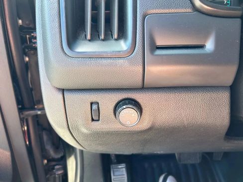 Used 2022 Chevrolet Colorado LT w/ Fleet Safety Package image 13
