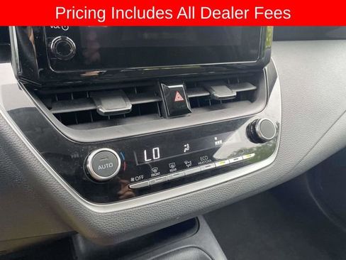 Used 2024 Toyota Corolla LE FWD image 33