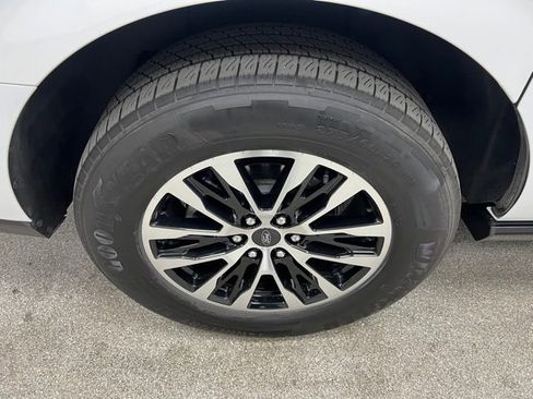 Used 2025 Ford Expedition Max Platinum AWD/4WD image 19