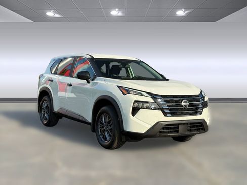 New 2026 Nissan Rogue S image 7