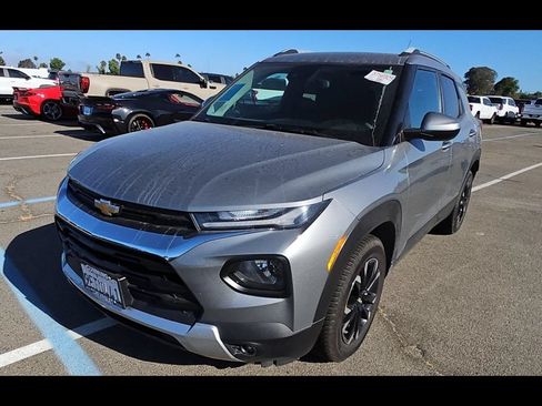 Used 2023 Chevrolet TrailBlazer LT FWD image 3