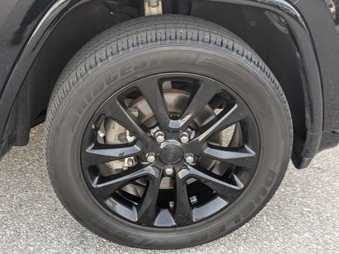 Used 2021 Jeep Grand Cherokee Laredo X image 15