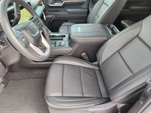 New 2026 GMC Sierra 3500 Denali w/ Denali Reserve Package AWD/4WD image 9