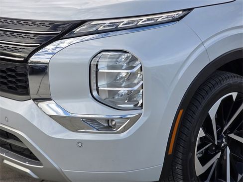 Used 2024 Mitsubishi Outlander SEL image 6