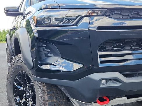 New 2026 Chevrolet Colorado ZR2 w/ Midnight Edition AWD/4WD image 9