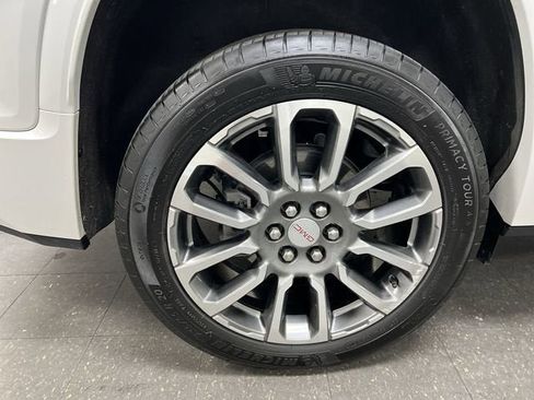 Certified 2021 GMC Acadia Denali w/ Denali Technology Package FWD image 33