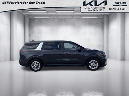 Used 2024 Kia Carnival LX FWD image 17