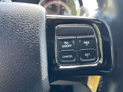 Used 2020 Dodge Grand Caravan SXT FWD image 18