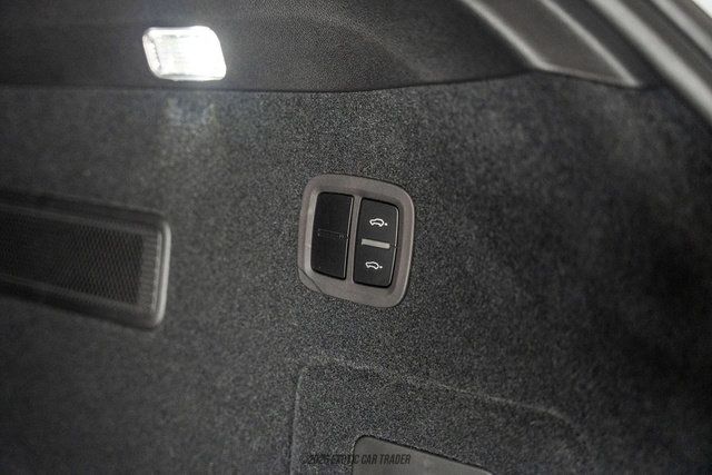 Used 2023 Porsche Cayenne Turbo AWD/4WD image 34