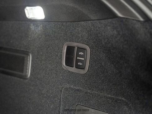 Used 2023 Porsche Cayenne Turbo AWD/4WD image 34