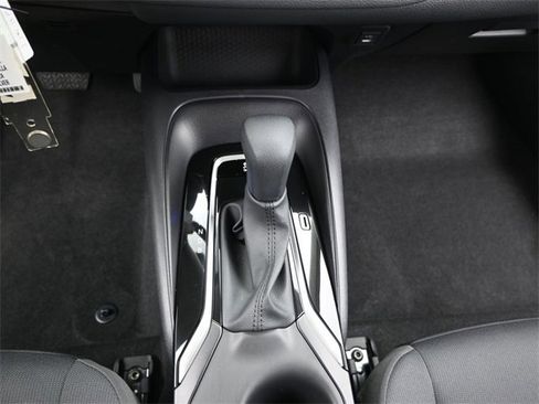 Used 2025 Toyota Corolla LE image 7