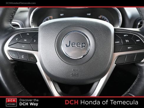 Used 2021 Jeep Grand Cherokee Laredo X image 9