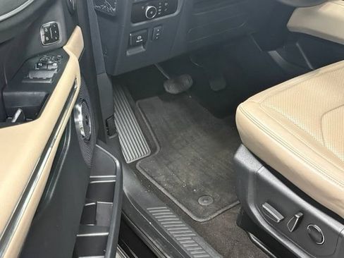 Used 2023 Ford Expedition Limited AWD/4WD image 15