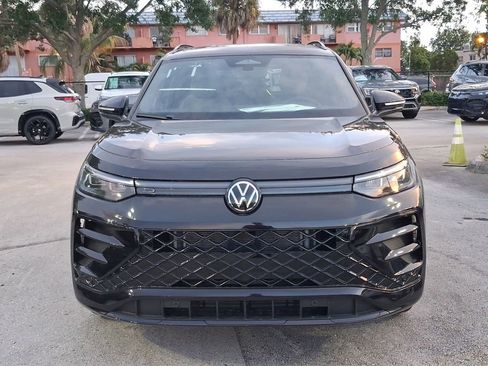 New 2026 Volkswagen Tiguan SE R-Line FWD image 2