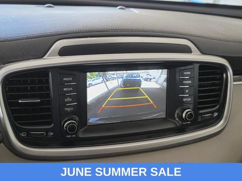 Used 2020 Kia Sorento LX AWD/4WD image 12