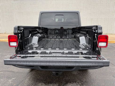 New 2026 Jeep Gladiator Sport AWD/4WD image 13