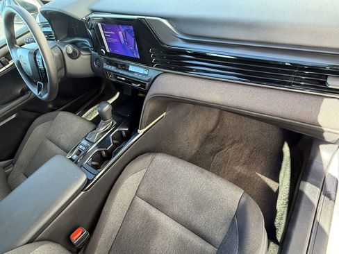 Used 2025 Toyota Camry LE image 34