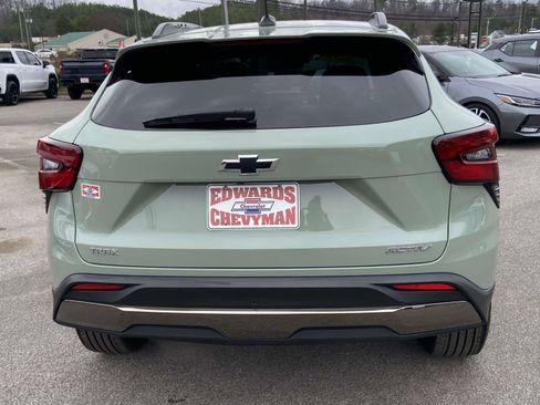 Used 2025 Chevrolet Trax ACTIV w/ Driver Confidence Package image 22