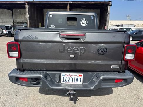 Used 2020 Jeep Gladiator Overland AWD/4WD image 6