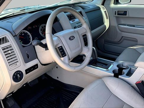 Used 2008 Ford Escape 2WD Hybrid image 12