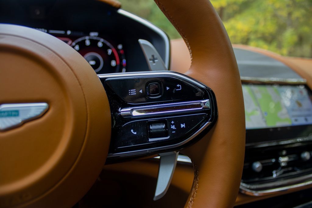 Used 2025 Aston Martin DBX 707 AWD/4WD image 19
