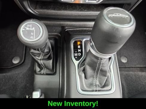 Certified 2025 Jeep Gladiator Sport AWD/4WD image 27