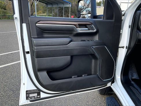 Used 2024 Chevrolet Silverado 2500 LT image 22