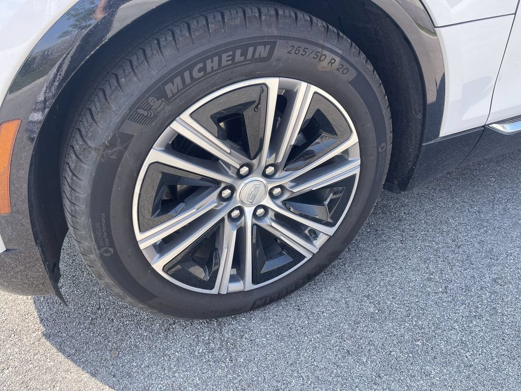 Certified 2024 Cadillac Lyriq Luxury AWD/4WD image 2