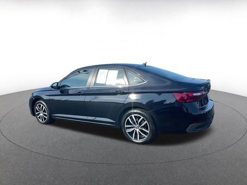 Used 2025 Volkswagen Jetta SE image 11