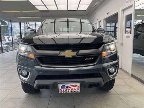 Used 2020 Chevrolet Colorado Z71 AWD/4WD image 2