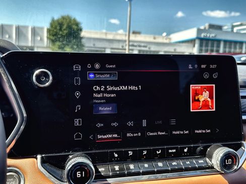 New 2025 GMC Canyon AT4 w/ Nightfall Edition image 18