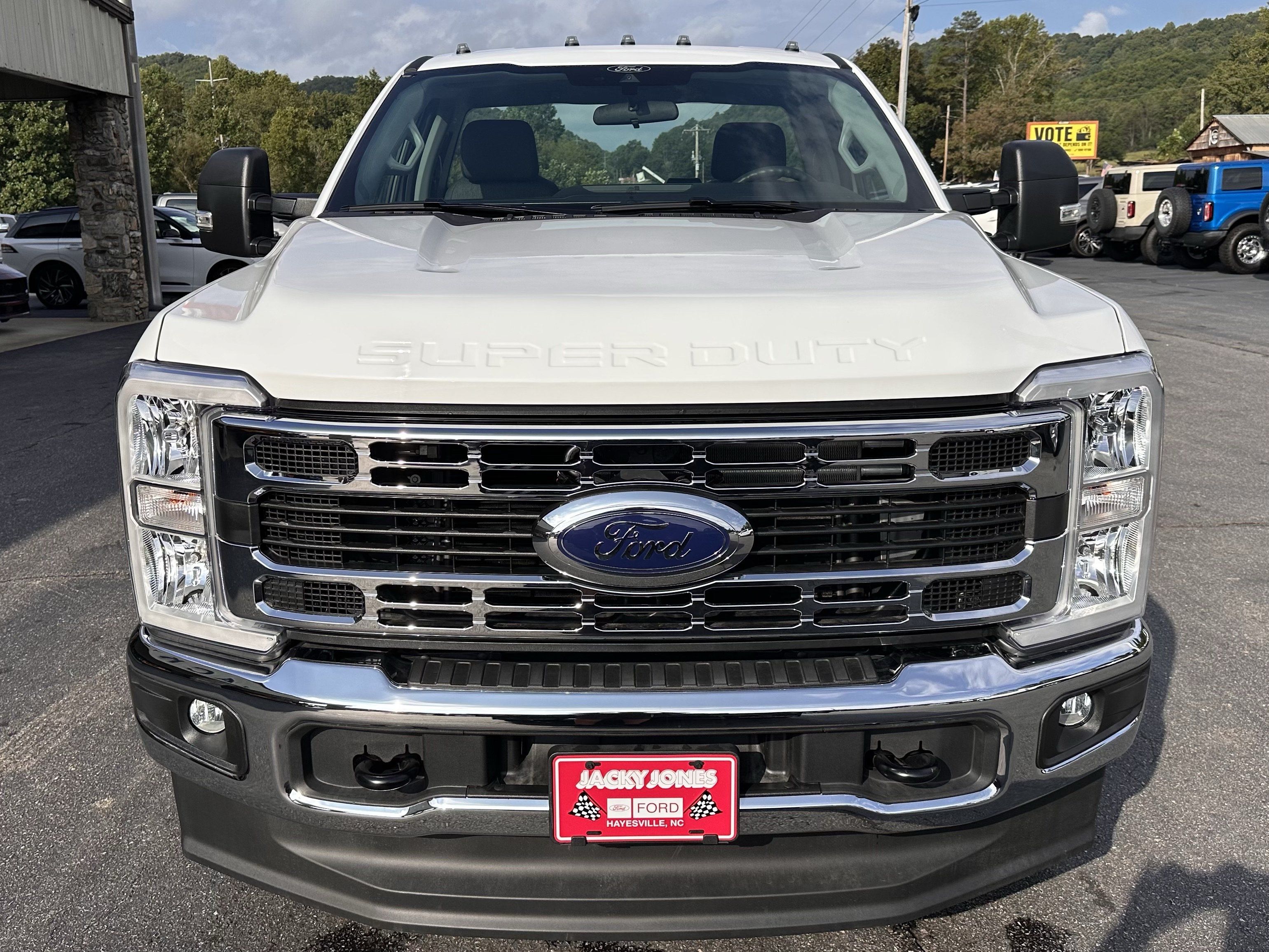 Used 2026 Ford F350 XL w/ XL Chrome Package AWD/4WD image 3