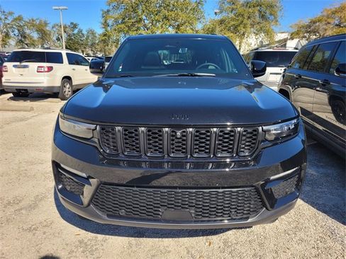 Certified 2025 Jeep Grand Cherokee Limited w/ Luxury Tech Group II image 2
